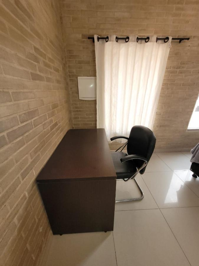 Sobrado 2 Amplo E Confortavel Em Condominio Corumbá Pokój zdjęcie